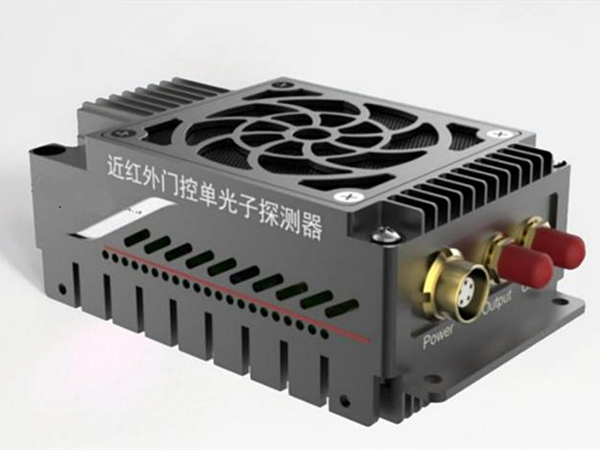 近红外门控型单光子探测器