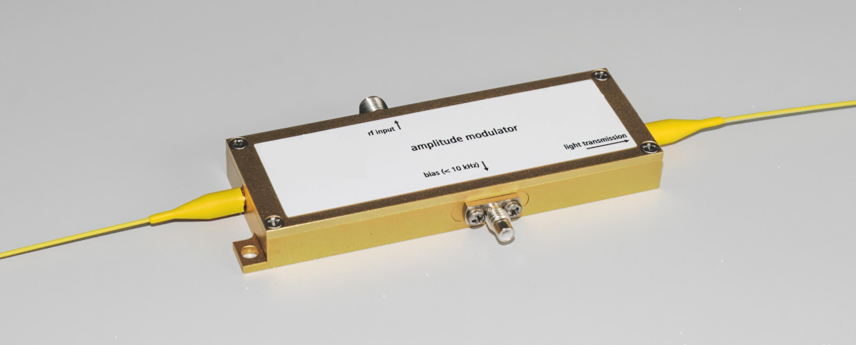 可见光波段波导型电光强度光调制器