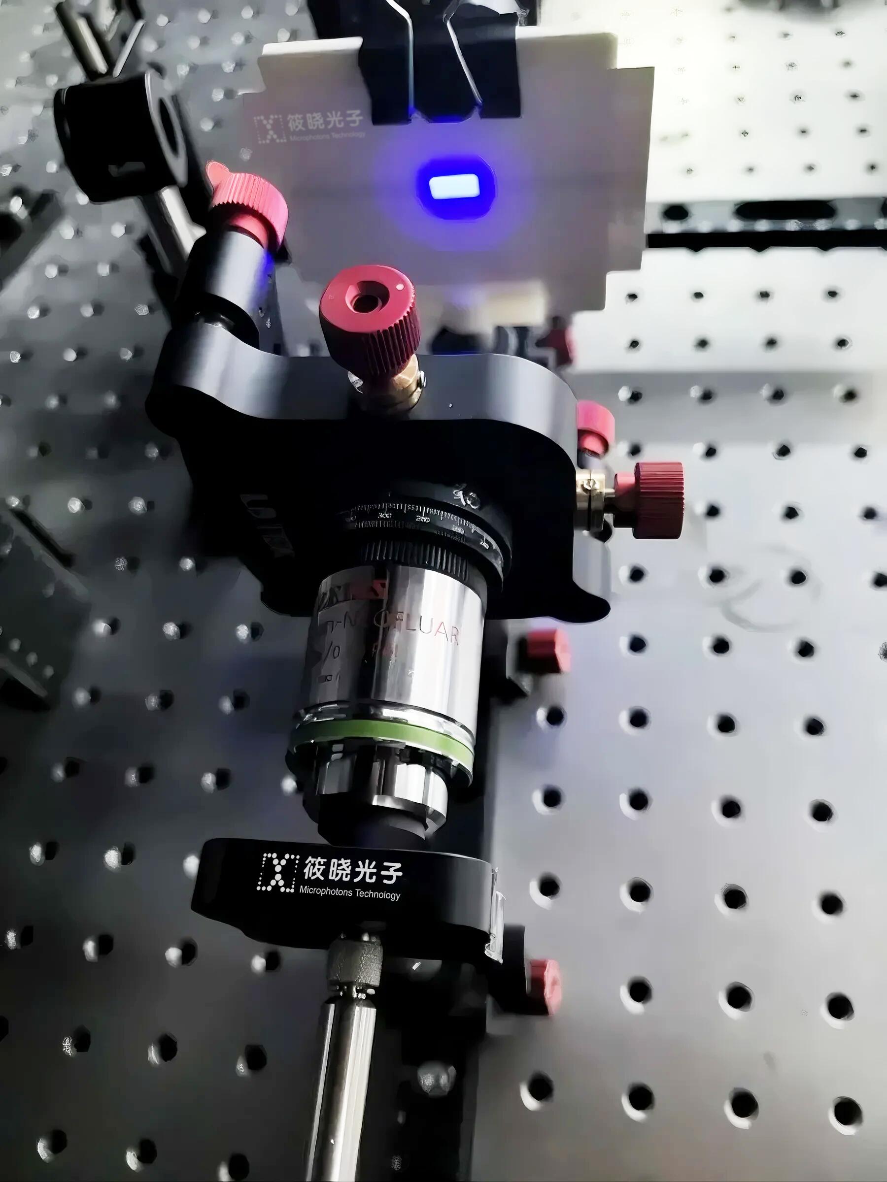 单能量匀化矩形纤芯激光传输光纤